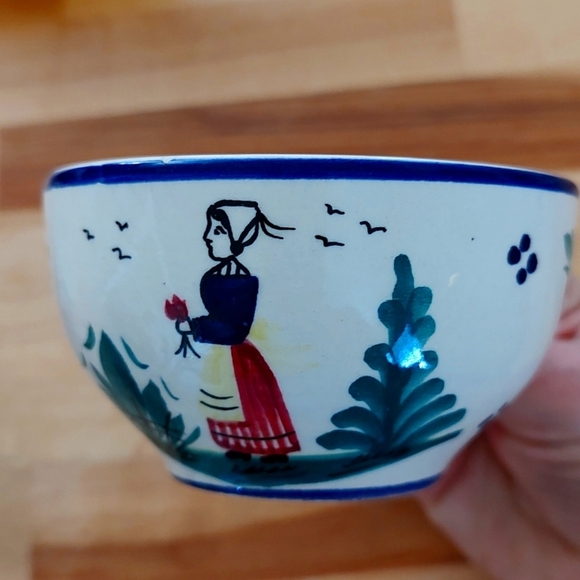 HB QUIMPER VINTAGE COFFEE CUPS SET of FOUR CIRCA 1968-83. - Picture 4 of 9